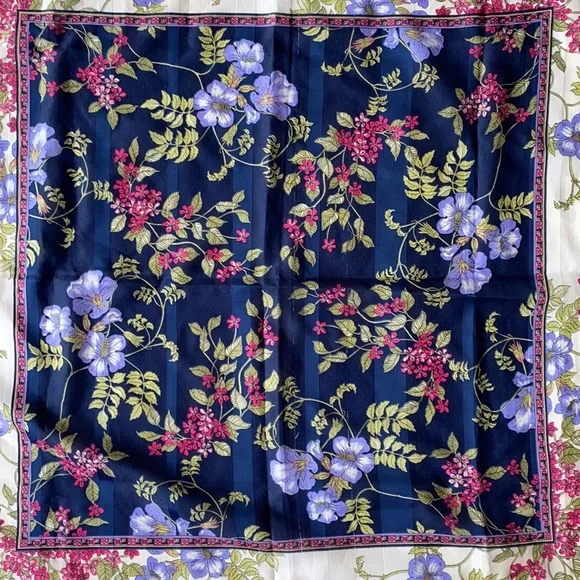 Navy Blue~White Floral 29” x 30” Scarf Italy - Picture 6 of 10